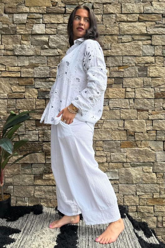 Cala Cushion Cotton Bandana Relaxed Shirt White